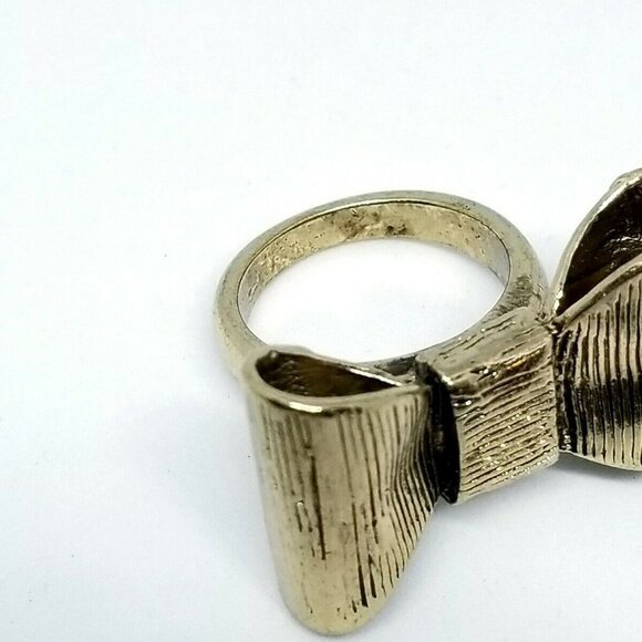 Large Bow Textured Gold Tone Ring 6.75 - Picture 5 of 5